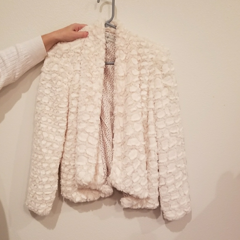 White cape
